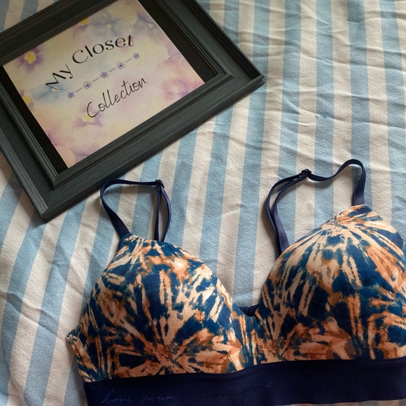 ***SOLD ON ANOTHER APP *** Victoria’s Secret PINK 36C bra bundle - Picture 10 of 16